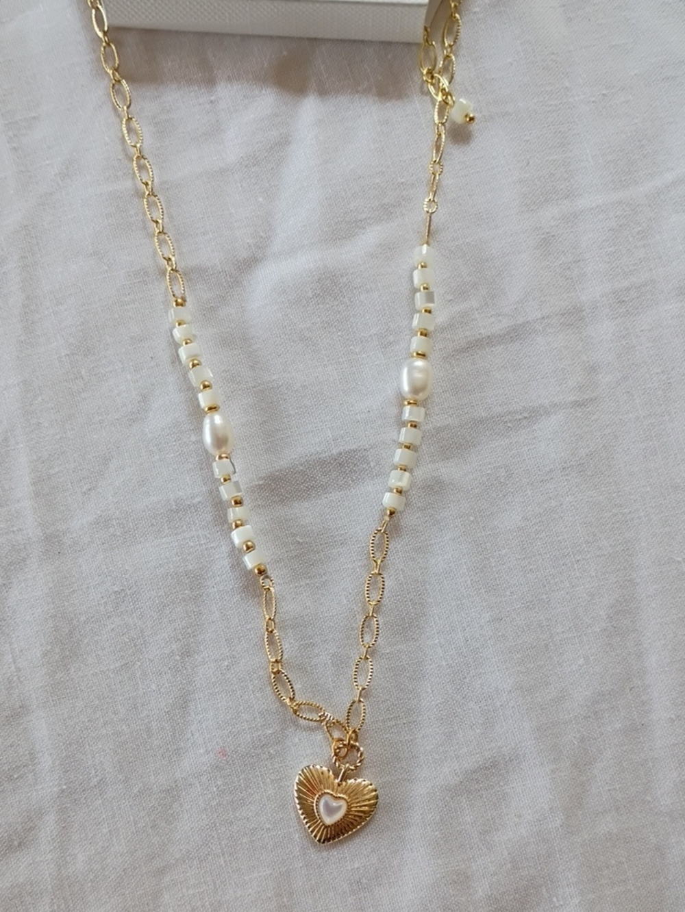 NWT Panacea Gold And White Stone Heart Pendant Adjustable Necklace